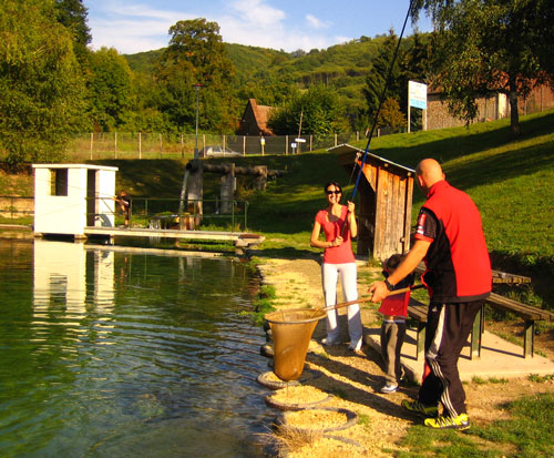 La pêche en famille - à la truite